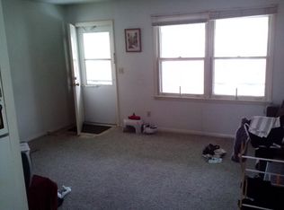 425 Bowery St #4, Iowa City, IA 52240