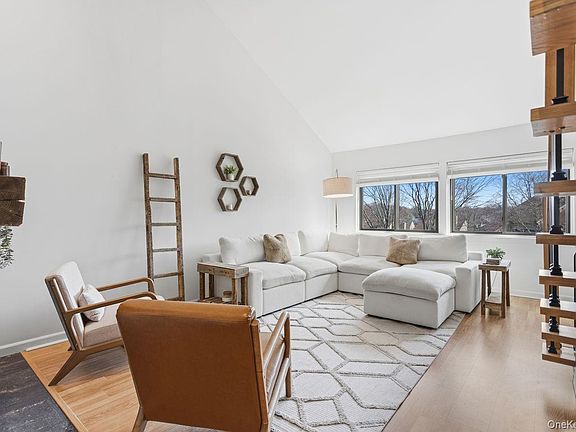 4th image of 230 Lakeside Drive