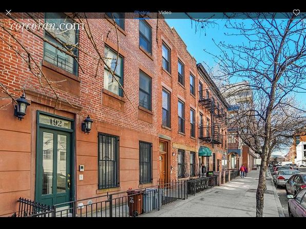 196 W 9th St