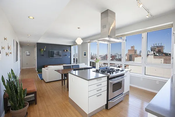 Sold by Wyllie Real Estate | media 2