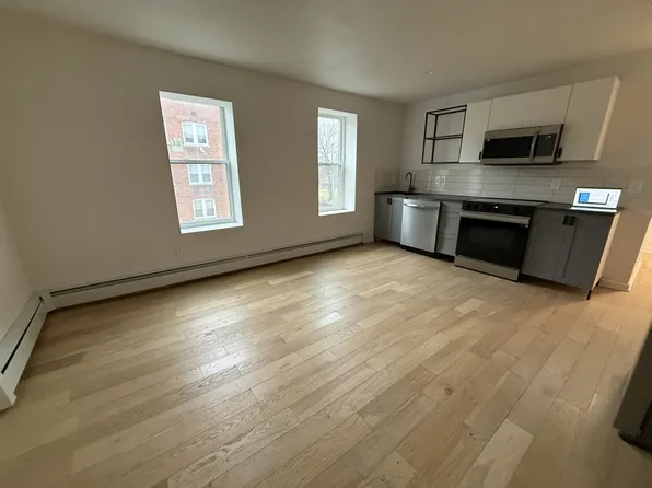 166 Ward St, Hartford, CT 06106