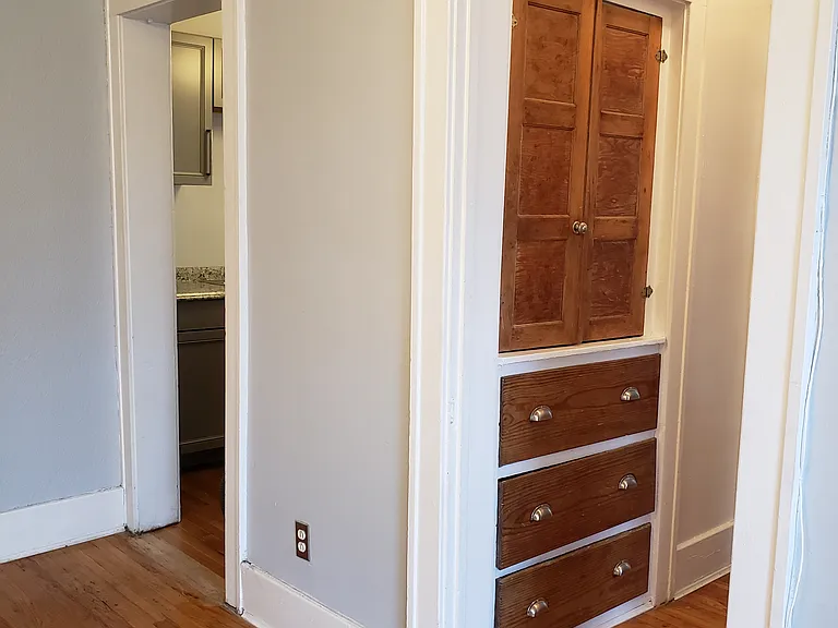 1615 W Canfield St #208 — Photo 6
