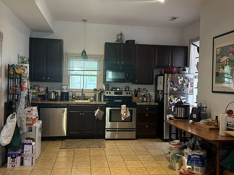 1307 Bainbridge St — Photo 4