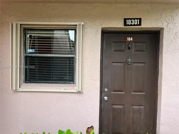 10301 NW 11th St #104, Pembroke Pines, FL 33026