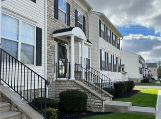 380 Oxford Oak Dr, Blacklick, OH 43004