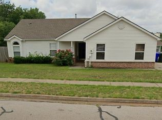 1044 Shadowlake Rd, Norman, OK 73071