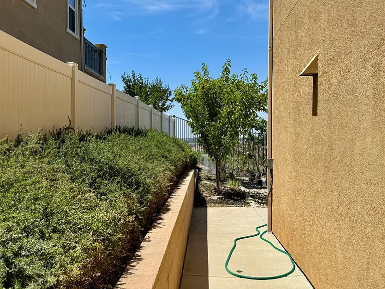 34218 Hourglass St — Photo 27