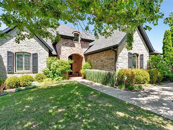 2nd image of 2944 E Pebblestone Dr