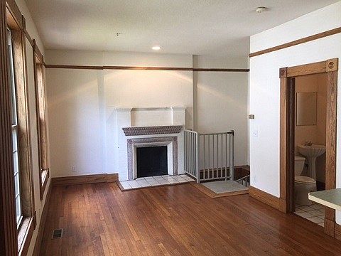 4th image of 308 W Green St #16794291