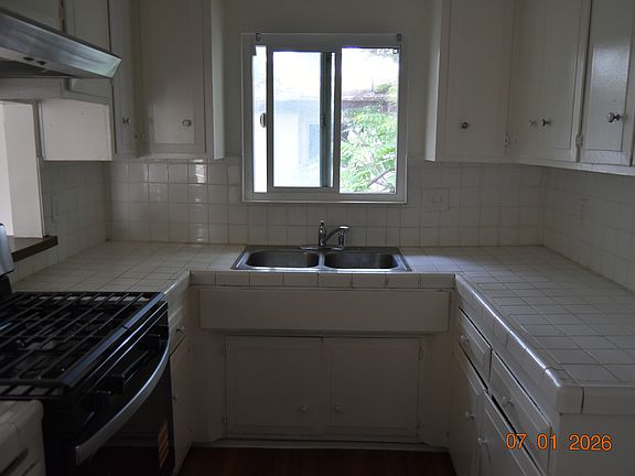 5th image of 1566 S Garey Ave