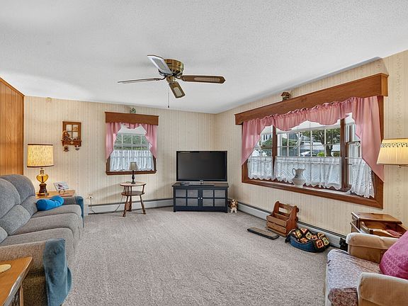 3rd image of 1025 Cherokee St