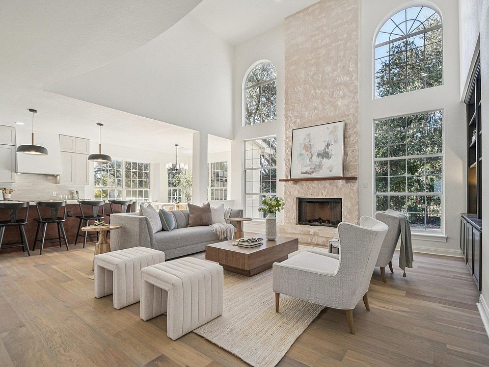 1st image of 10 Lost Meadow Trl