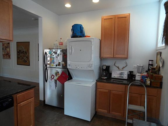 5th image of 6914 N Greenview Ave APT 3