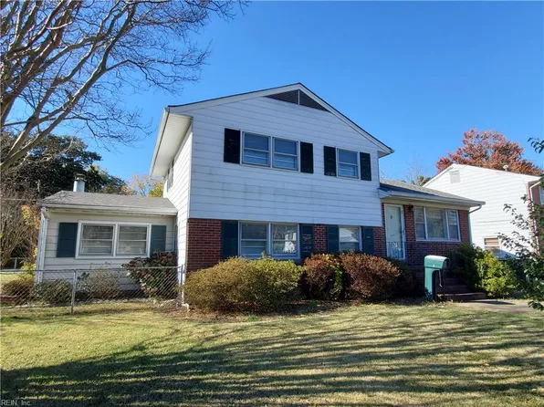 1 Briarwood Dr, Hampton, VA 23666