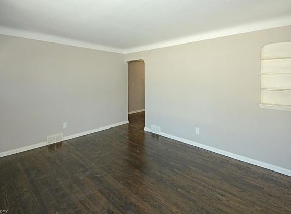 5th image of 1611 Grovewood Ave