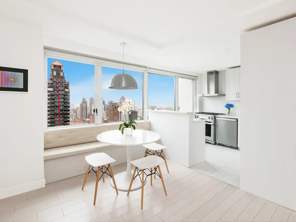 300 East 59th Street image 5 of 15