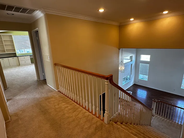 894 Sausalito Dr — Photo 3