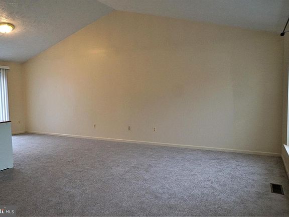 3rd image of 10337 Abbott Rd