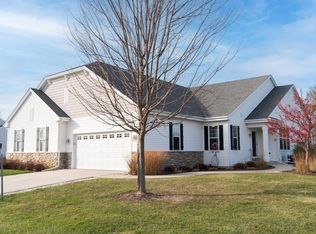 N54W35286 Coastal Ave #22-2, Oconomowoc, WI 53066