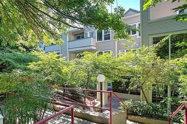 2 bed, 1000 sqft, $2,490 — Photo 3