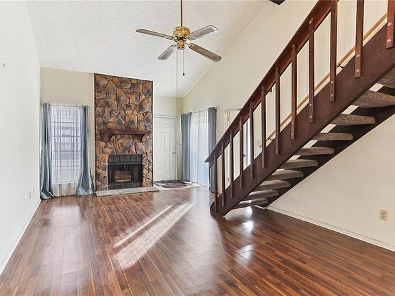 4th image of 2948 Manhattan Blvd Unit 210