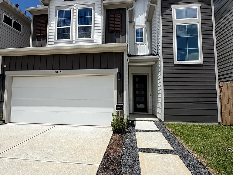 5815 Highland Sky Ln — Photo 1
