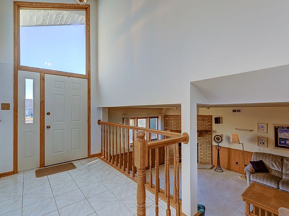 3rd image of 10556 Illinois Ct