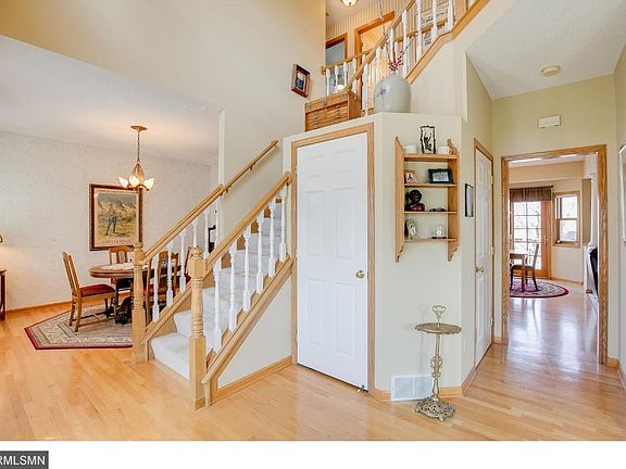 4th image of 875 Winterberry Dr