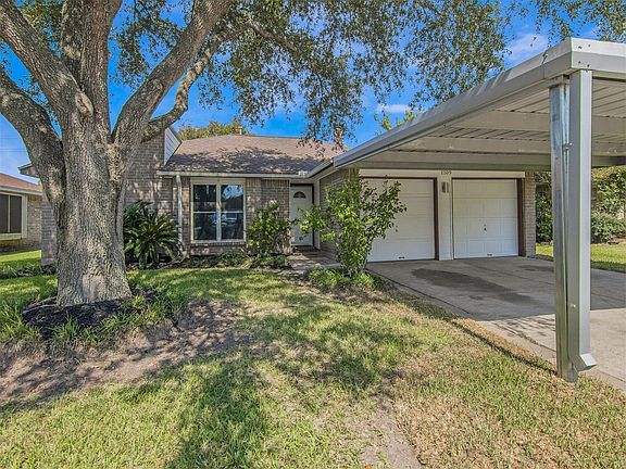 2nd image of 1109 Canyon Springs Dr