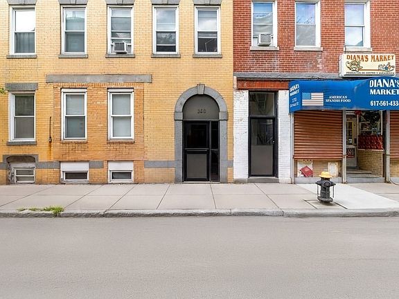 3rd image of 168 Cottage St APT 302