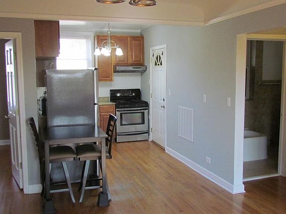 3rd image of 4448 W Gunnison St APT 3B