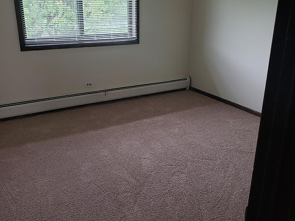 5th image of 15701 Reynolds Ln APT 2BL