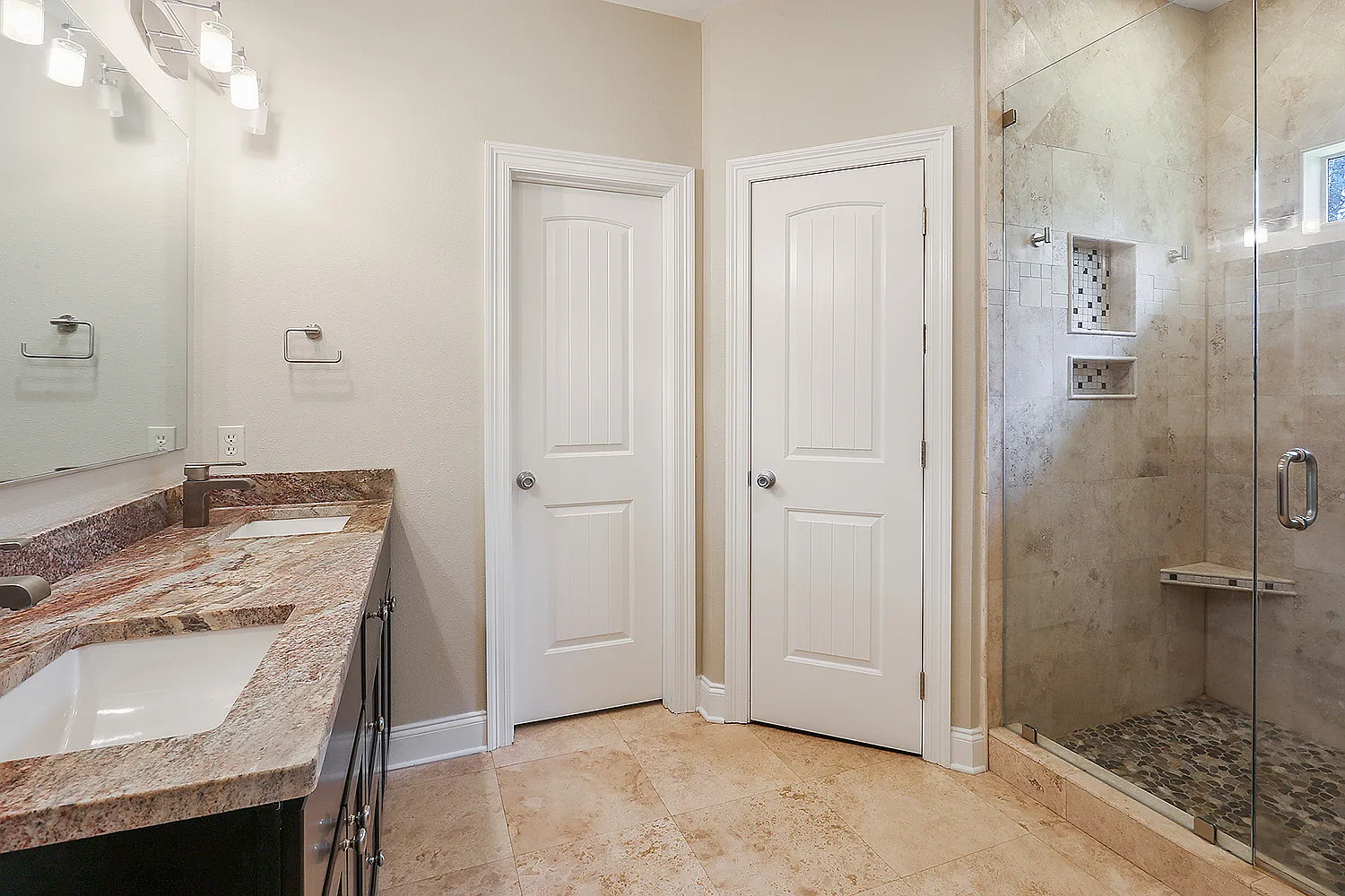 3 bed, 1804 sqft, $2,195 — Photo 3