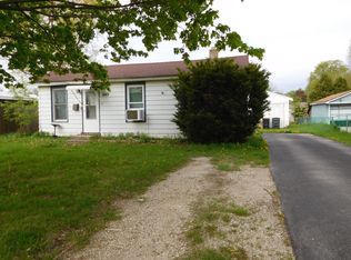 1069 Douglas Ave, Aurora, IL 60505