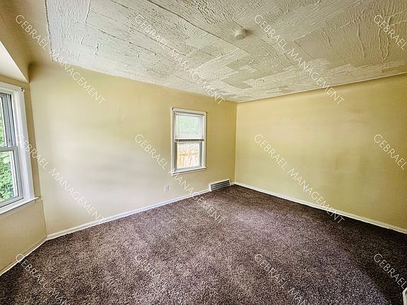 5th image of 2632 Cumings Ave