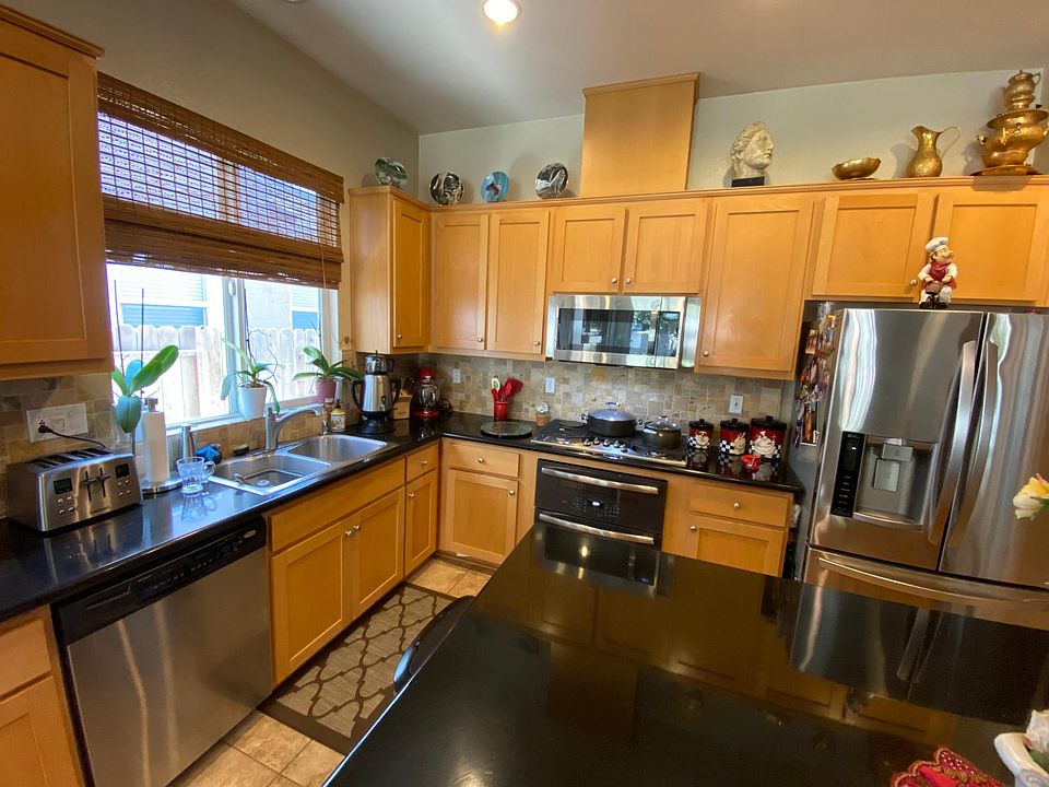 1st image of 961 La Paloma St