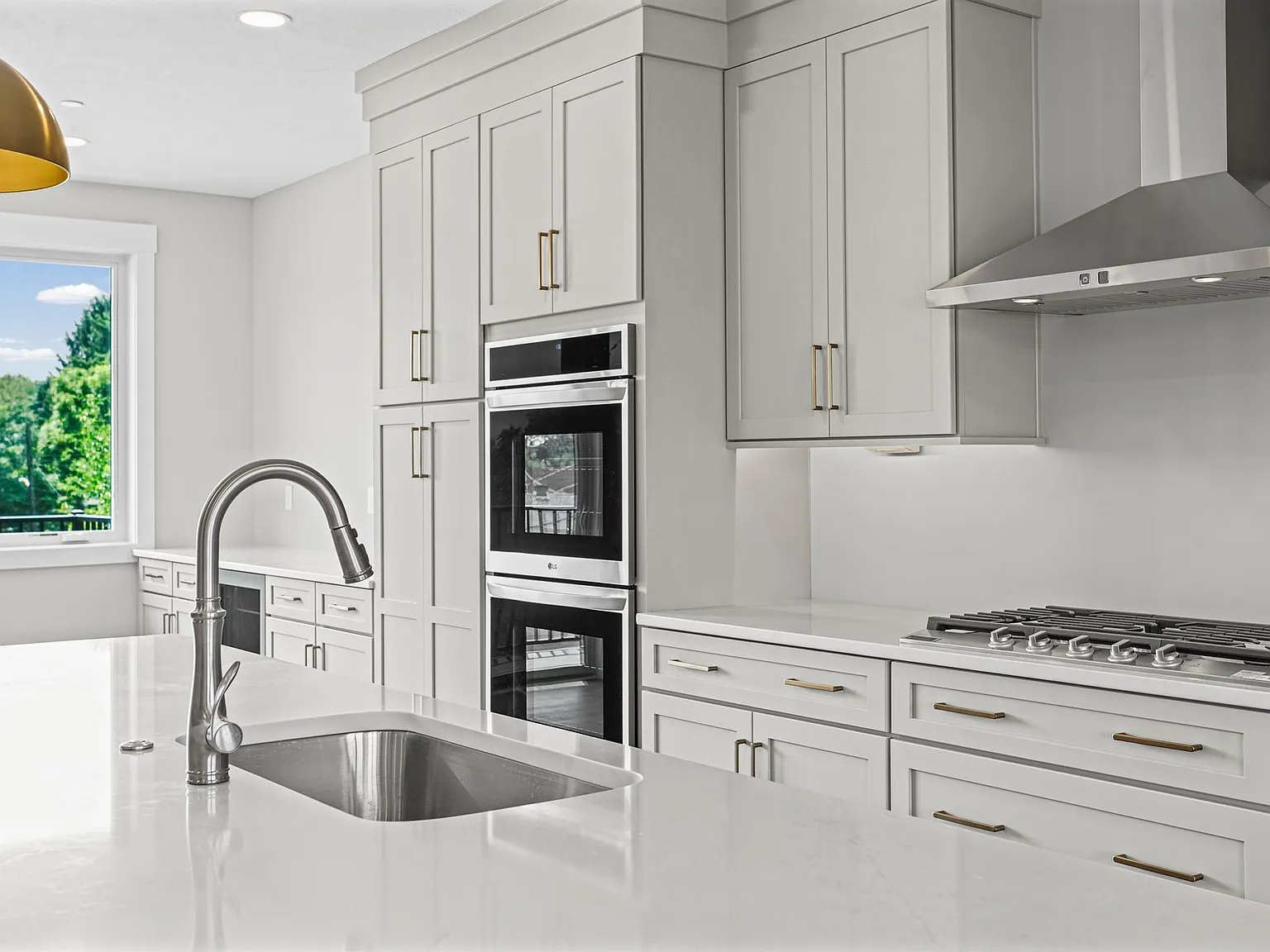 4 bed, 2727 sqft, $7,250 — Photo 3