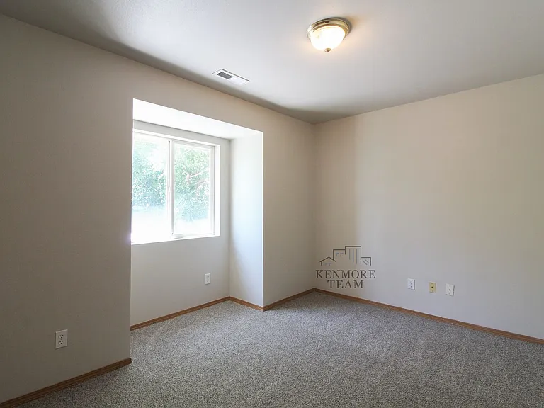 825 S Elm St — Photo 13