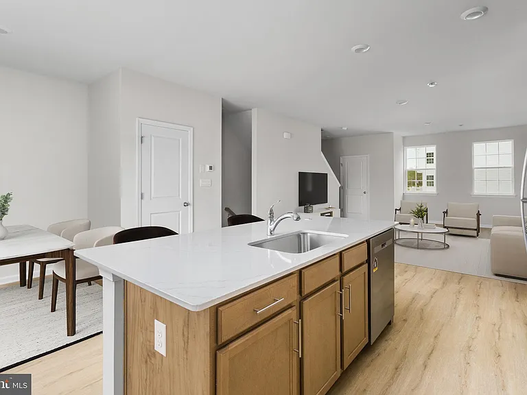 107 Clinton St — Photo 10