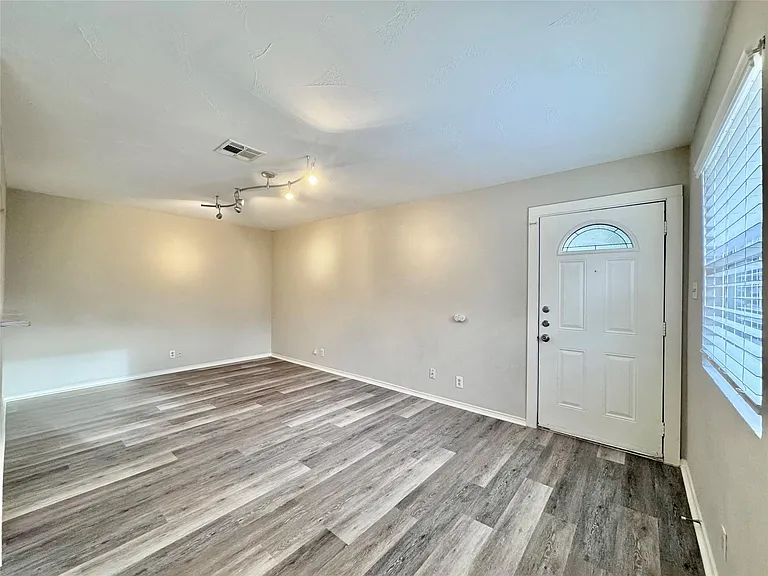 2110 Blue Meadow Dr #A — Photo 7