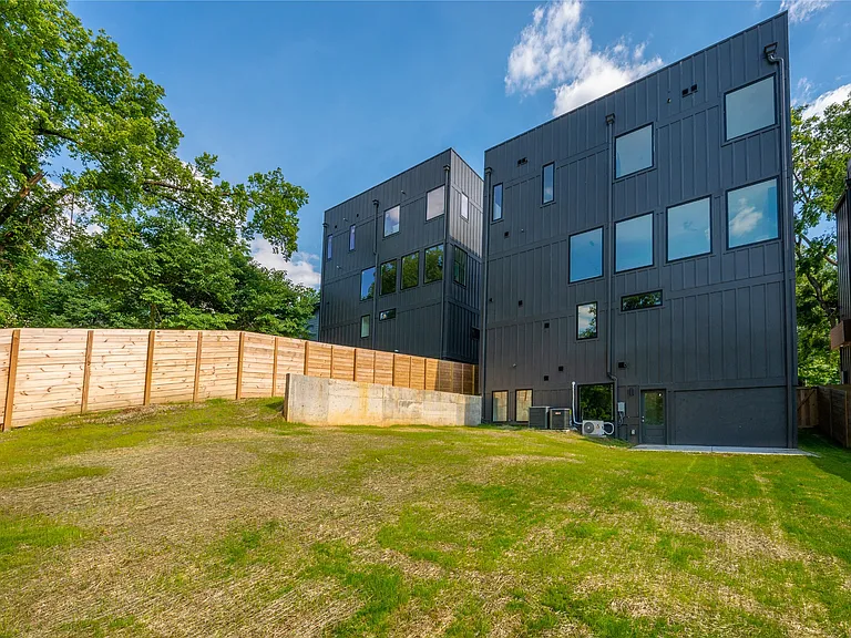 1005 Glenview Dr — Photo 63