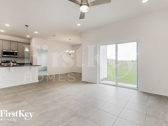 3rd image of 210 Windsor Reserve Dr