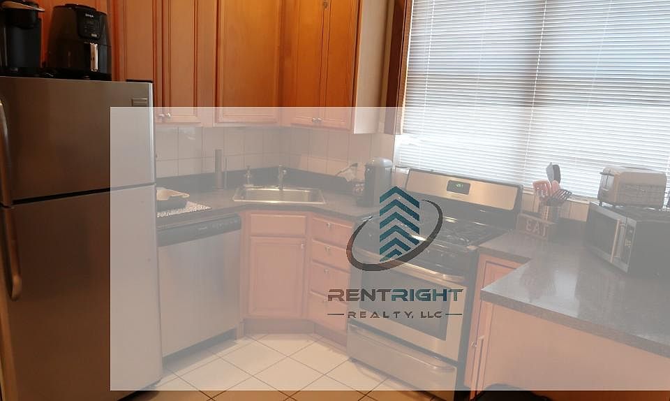 1st image of 1353 N Ashland Ave #3F
