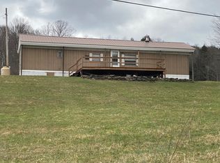 324 Roberts Rd, Starlight, PA 18461