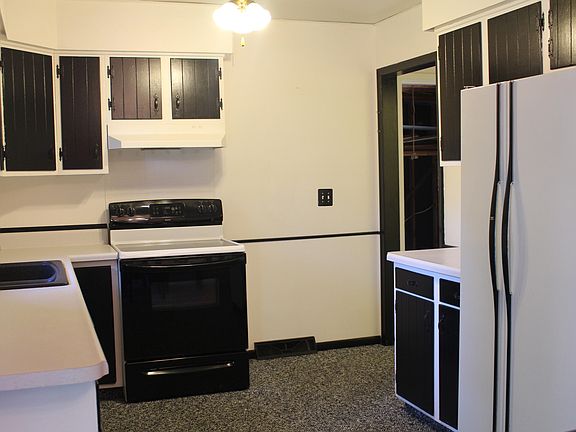 3rd image of 516 Fayette St