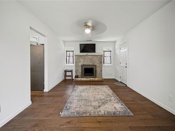 5th image of 3832 Old Farm Rd