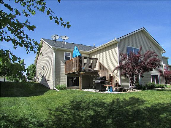 2nd image of 680 SE Wood Creek Dr