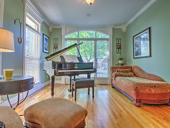 5th image of 306 Walden Glen Ct