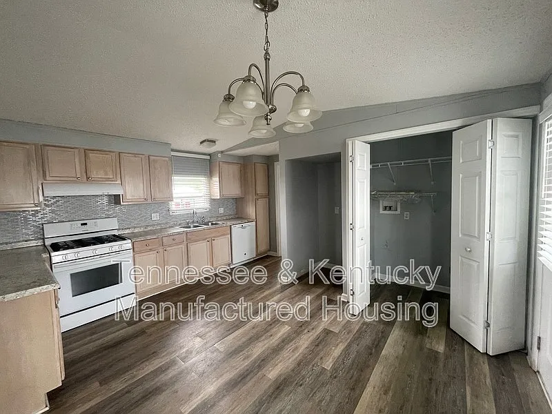2 bed, 2.0 bath, 1200 sqft, $950 — Photo 1