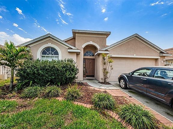 3rd image of 2546 Arrowpointe Dr